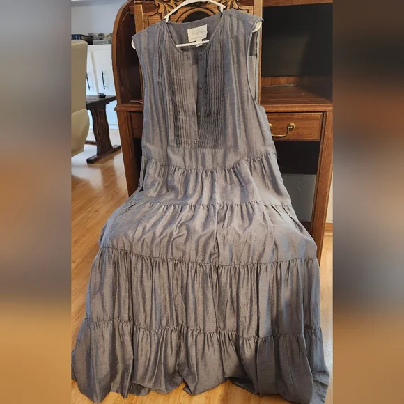 Elegant Gray Sleeveless Dress - Picture 5 of 7